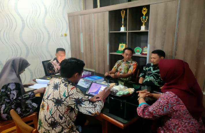 Rapat pembahasan Reviu Penyusunan Standar Harga Satuan dan Analisa Standar Biaya TA. 2026